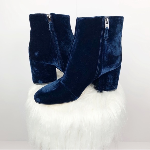 🆕NWT rare Sam Edelman Navy Velvet Heeled Booties - Picture 4 of 9